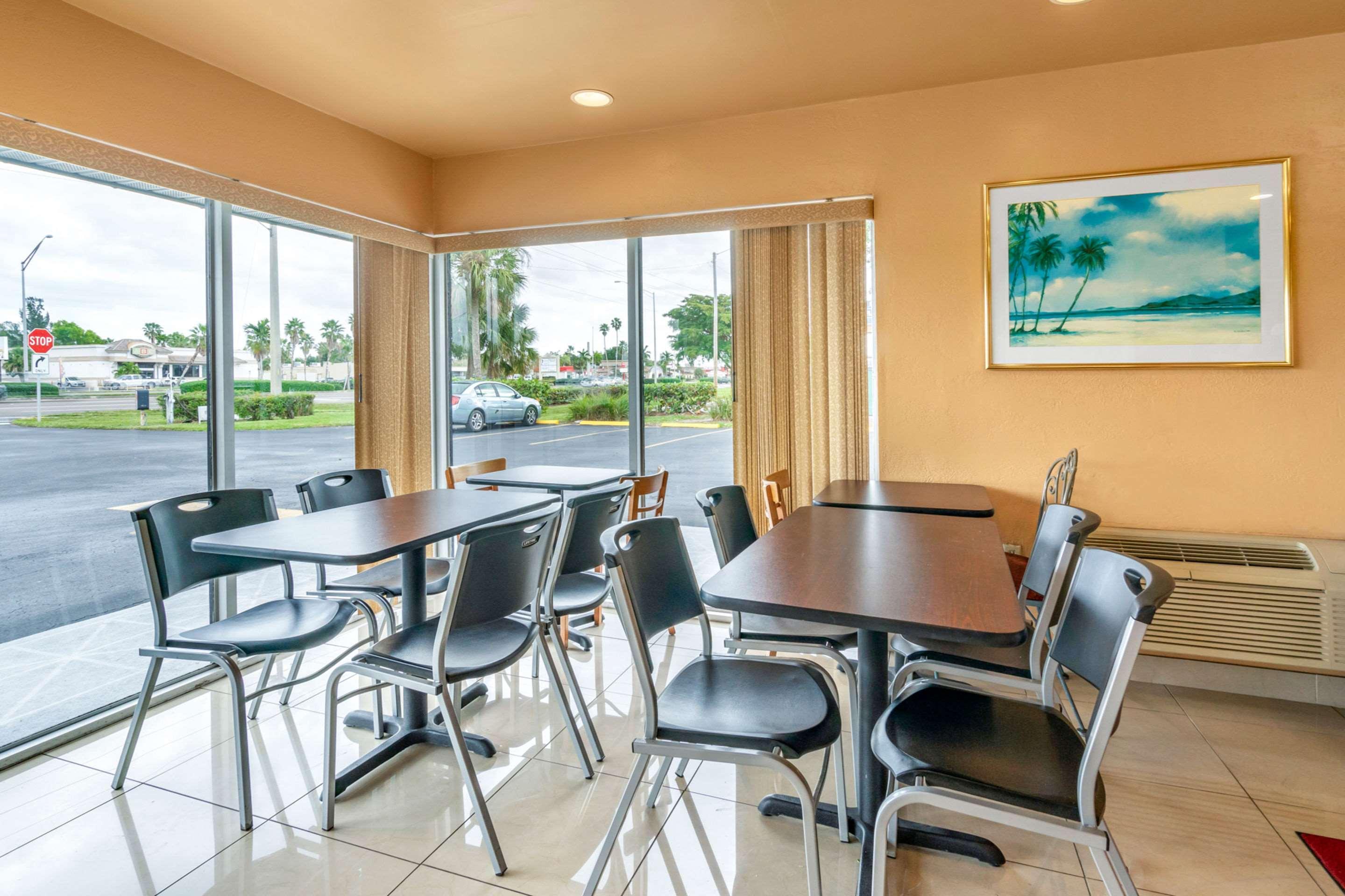 Econo Lodge North North Fort Myers Exteriér fotografie