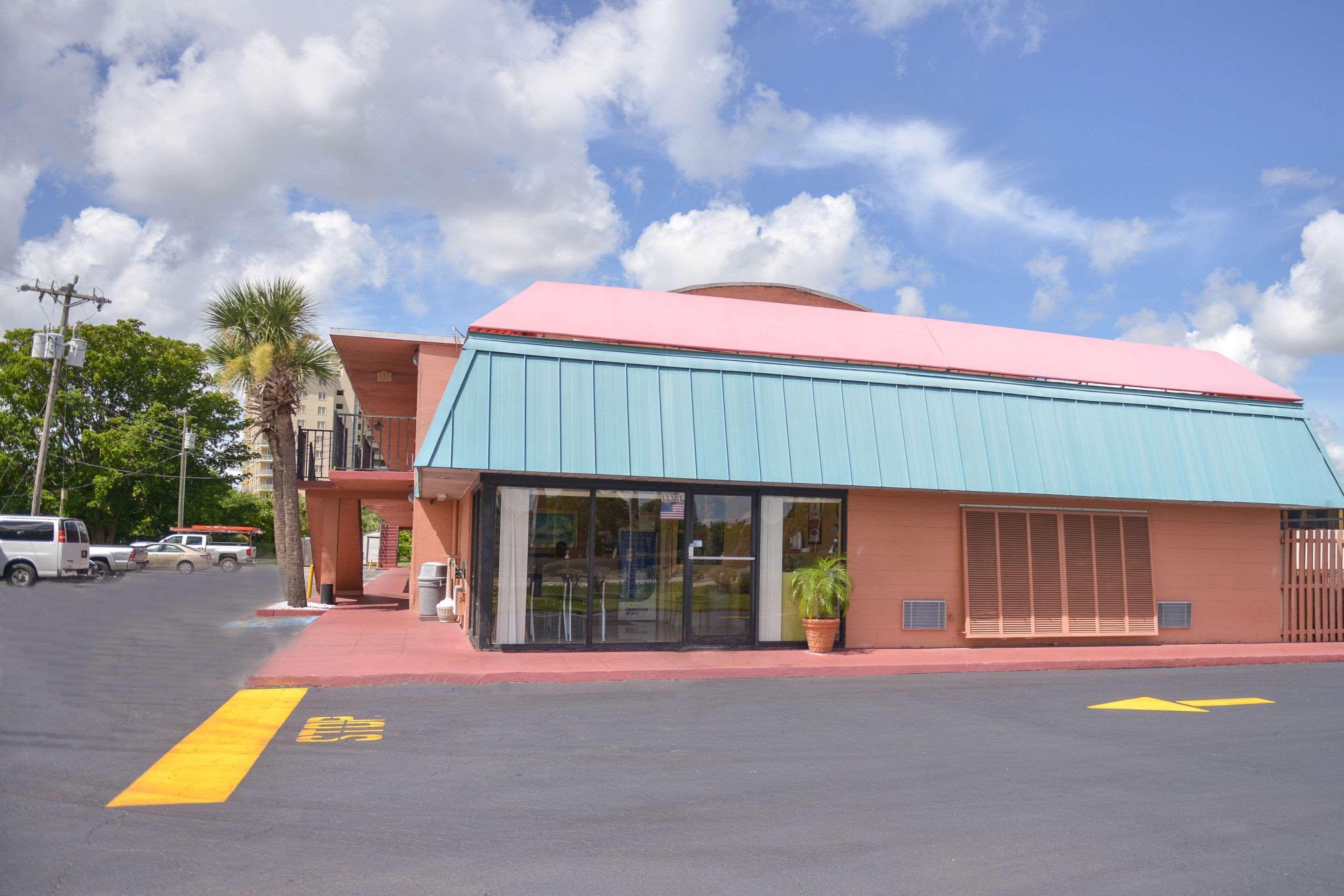 Econo Lodge North North Fort Myers Exteriér fotografie
